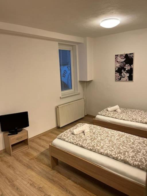 Bada Bing Plaza Lägenhet Bratislava Exteriör bild